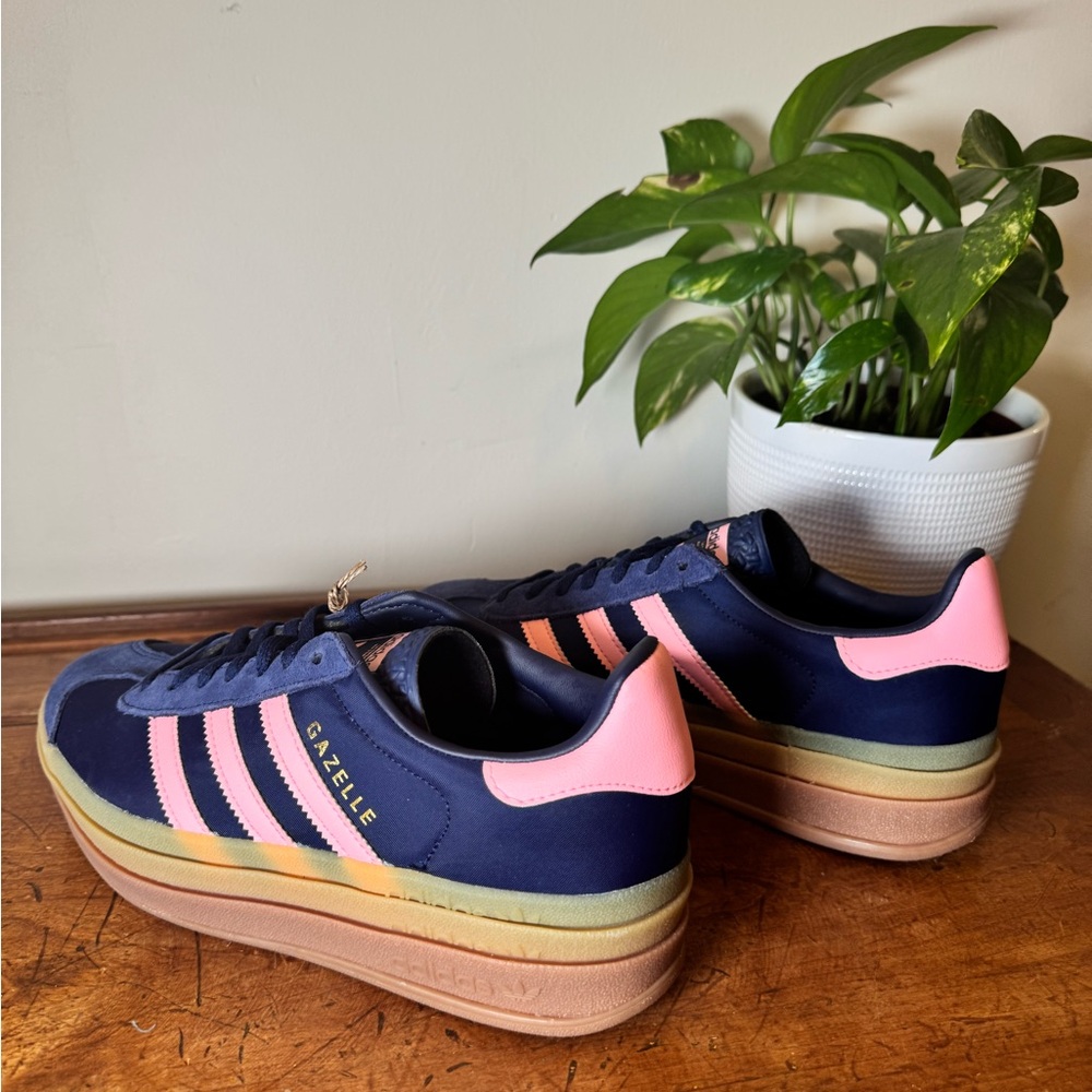 NWT Adidas Women's Blue and Pink Sneakers, Size 7.5 - Picture 10 of 10